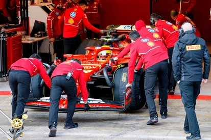 images-amp-254qBEQ0-s2-lewis-hamilton-ferrari-en-el-t-2