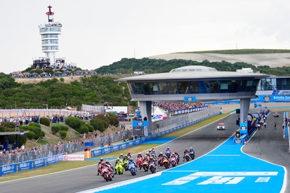 images-amp-YWKwkLxY-s2-salida-de-motogp-en-jerez-3