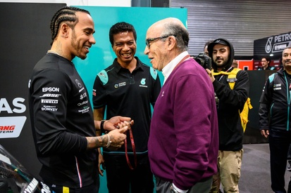 images-amp-6gpVkyj0-s2-lewis-hamilton-carmelo-ezpelet