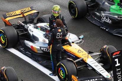 images-amp-0qX51Pk6-s2-lando-norris-mclaren-oscar-pia
