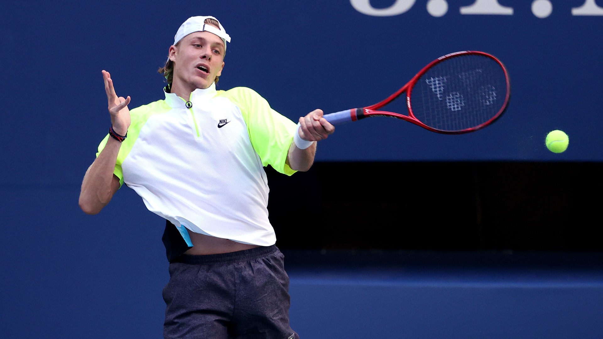 Us Open 2020 Canadian Denis Shapovalov S Stunning Five Set Comeback Cements Spot In Fourth Round Sporting News Canada