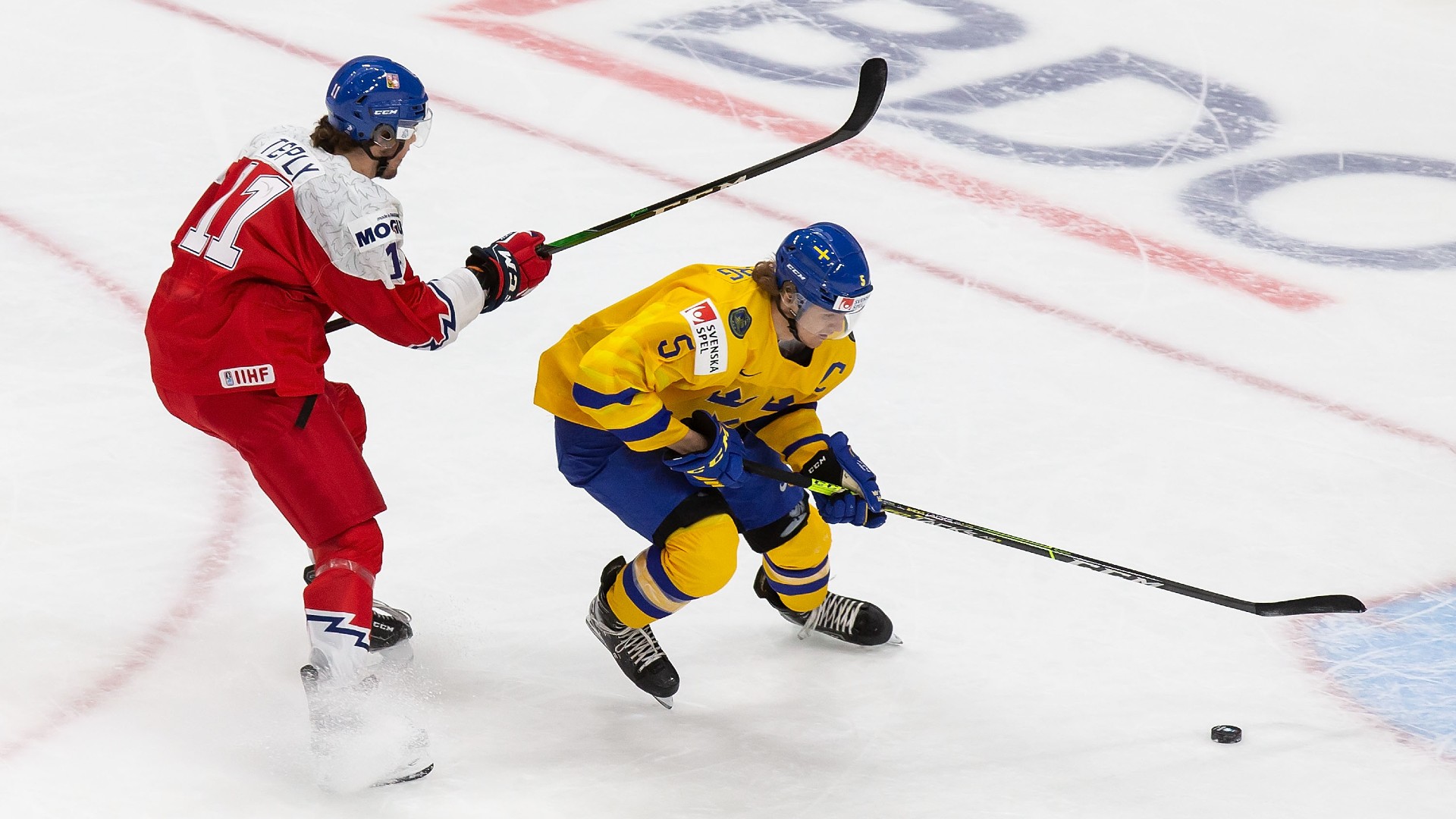 World Juniors 2021 Oilers Philip Broberg Impresses With Three Assists For Sweden Sporting News Canada