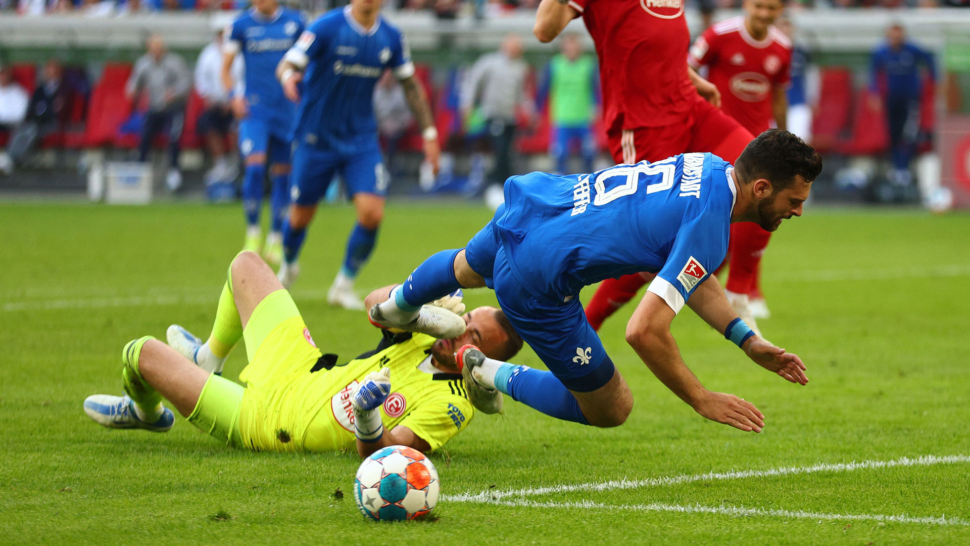 Darmstadt Patzt Im Aufstiegsrennen - Weg Frei Für Werder Und Den HSV ...