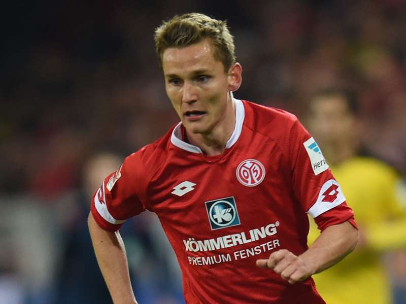 Mainz 05 Niko Bungert Fehlt Gegen Den Hamburger Sv Goal Com