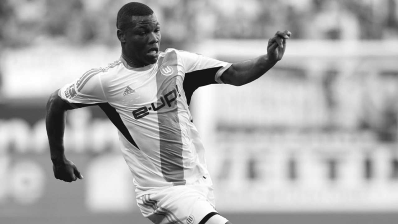 Die Viel Zu Kurze Karriere Des Verstorbenen Junior Malanda In Bildern Goal Com