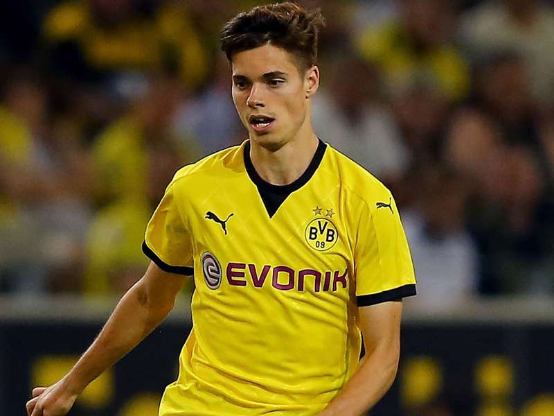 半年で移籍金が１０倍増 シティ ペップお気に入りのドルトムント２０歳にオファー Goal Com