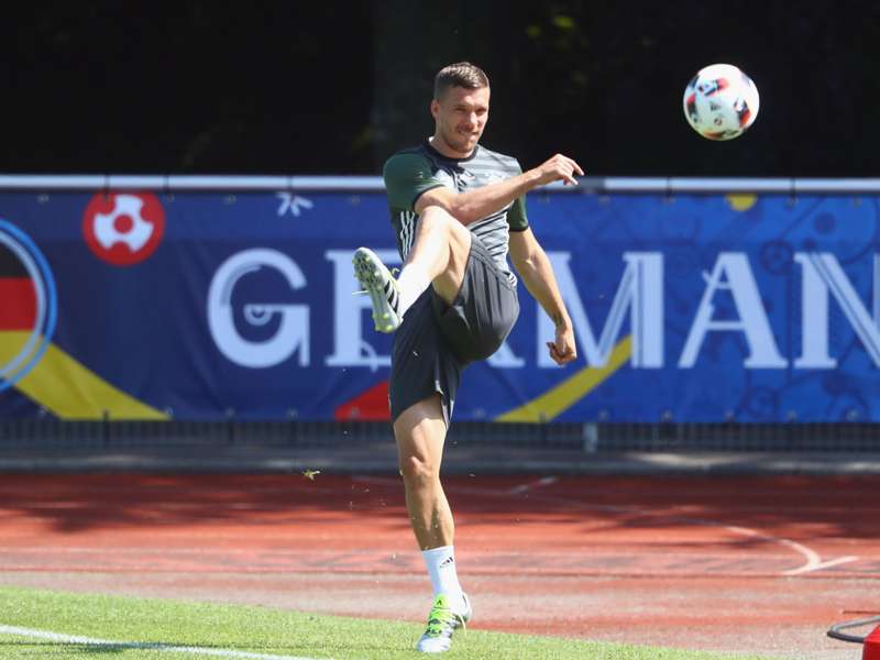 Galatasaray-Mann Lukas Podolski vielleicht zu Gornik ...