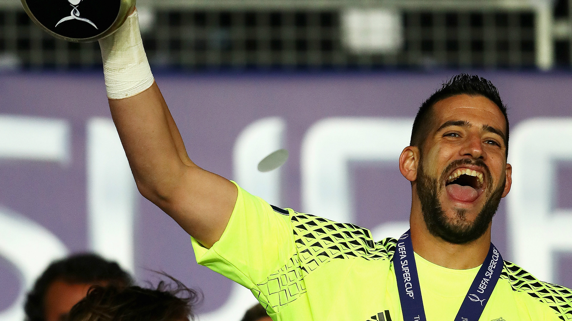 Who is Kiko Casilla? The goalkeeper swapping Real Madrid