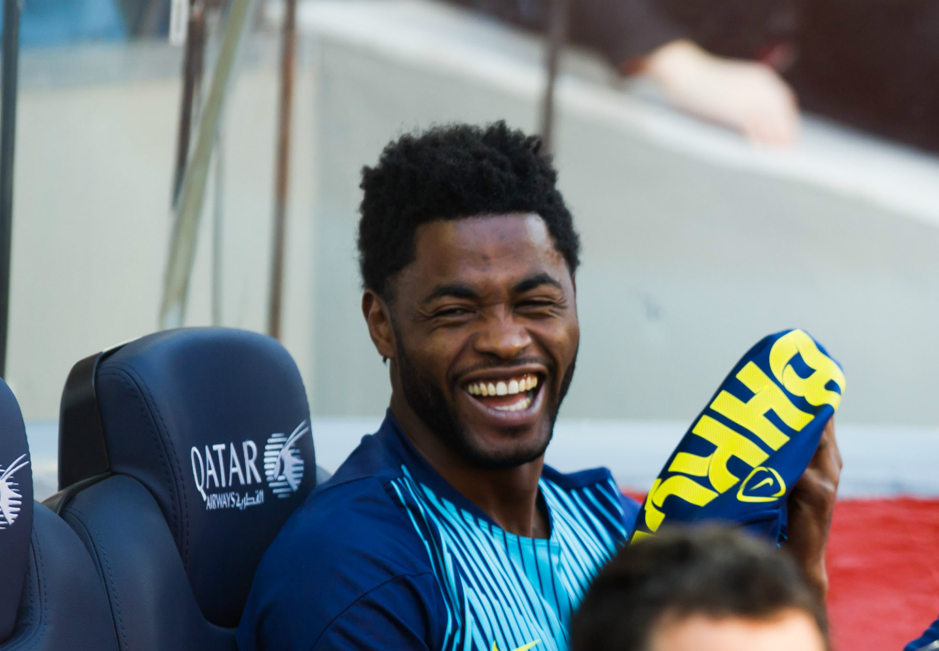 Quand le Camerounais se prenait pour Thierry Henry — Alexandre Song Quand le Camerounais se prenait pour Thierry Henry — Alexandre Song