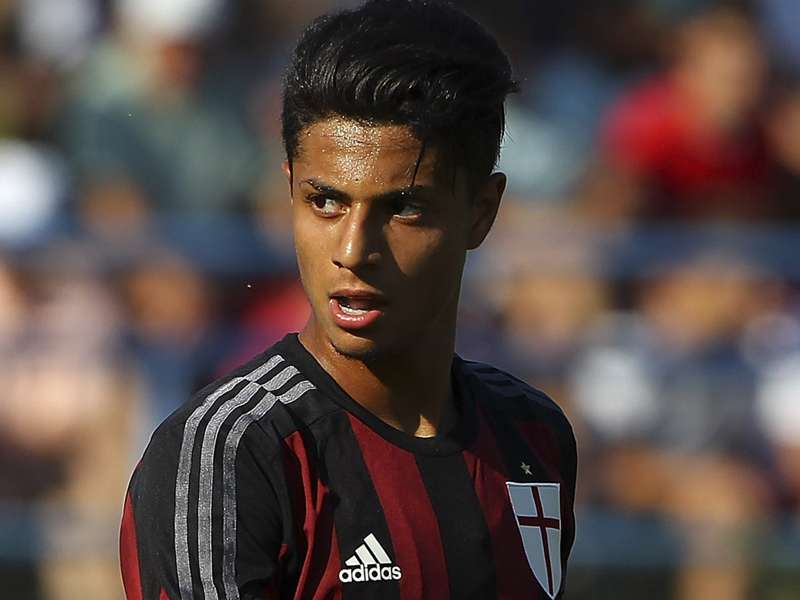 ミランからマラガにレンタルの１７歳マストゥール Fifaが移籍を承認 Goal Com
