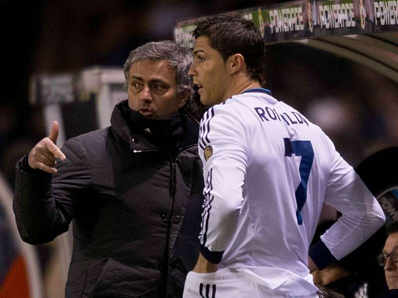 호날두 "무리뉴, 맨유 영광 다시 찾아주길" | Goal.com