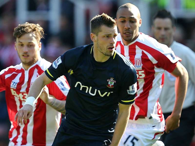 Morgan Schneiderlin News Rio Ferdinand Backs Manchester United Move For Schneiderlin Goal Com