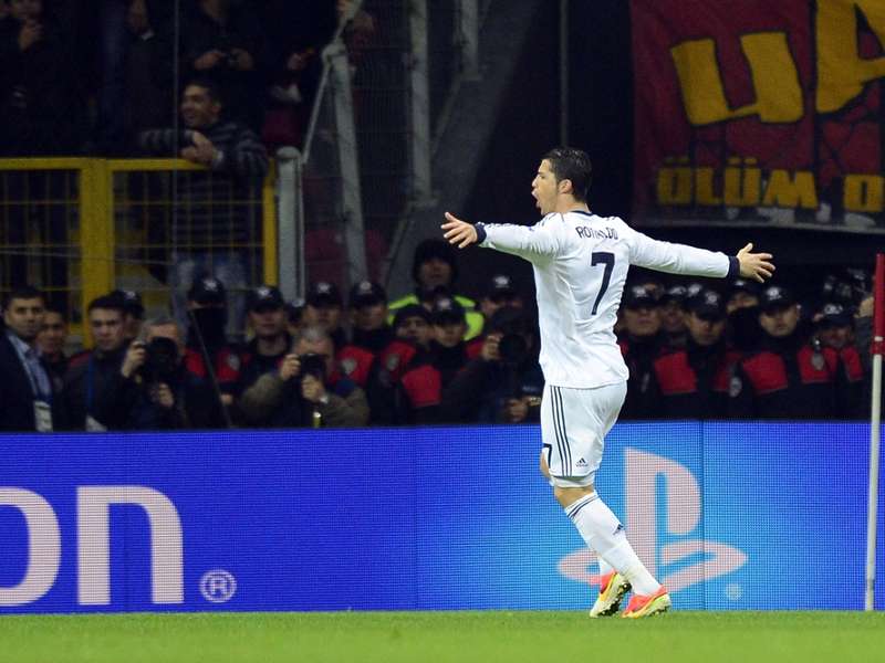 Sejarah Hari Ini 11 Juni Cristiano Ronaldo Menuju Real Madrid 2009 Goal Com