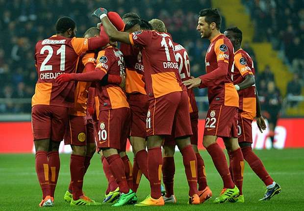 Türkei: Galatasaray bittet Fenerbahce zum Istanbul-Derby ...