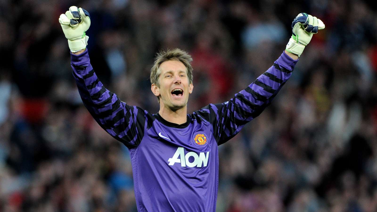 man united    takes  finish   top  van der sar