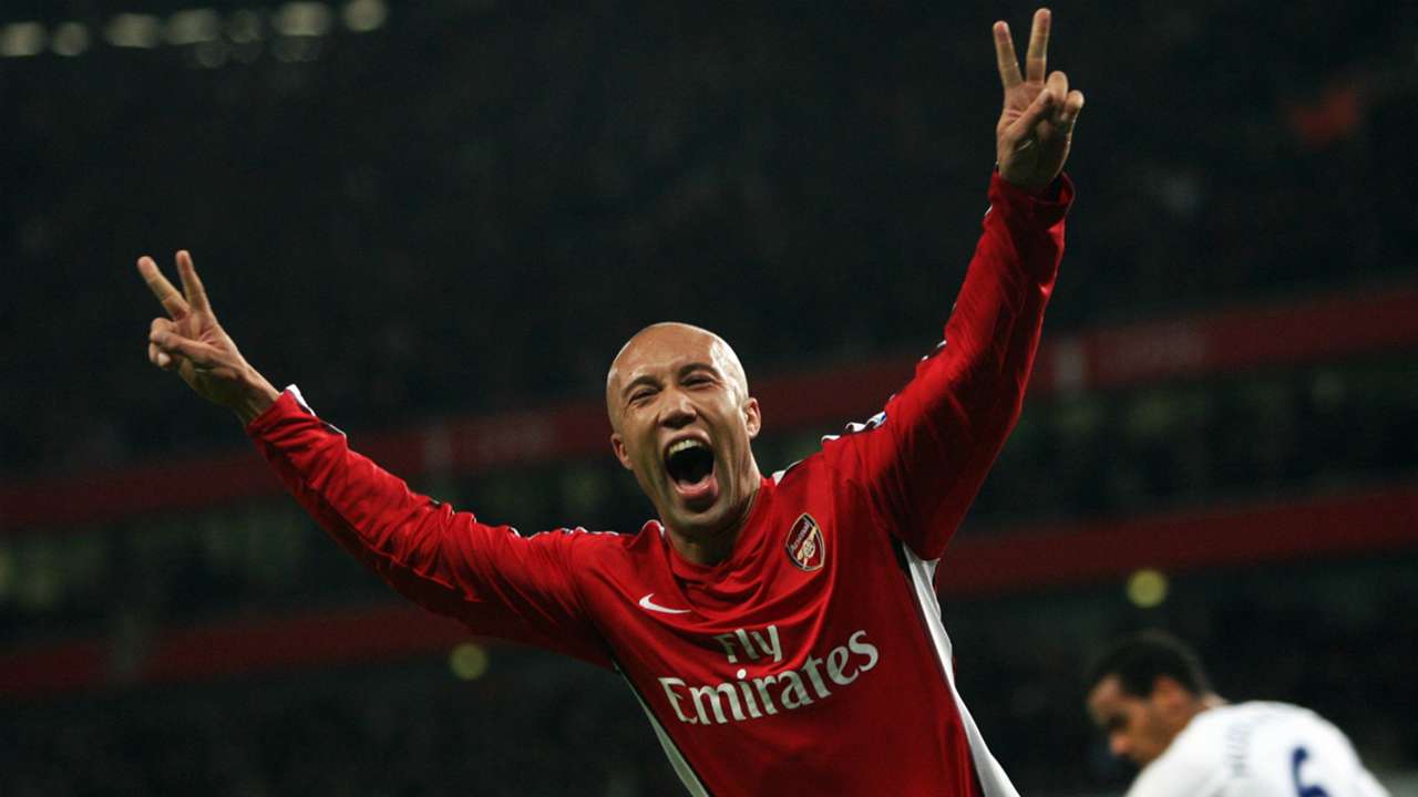 ギャラリー ヴェンゲル体制通算２０００ゴールの内訳は アンリ ベルカンプ ファン ペルシ Goal Com