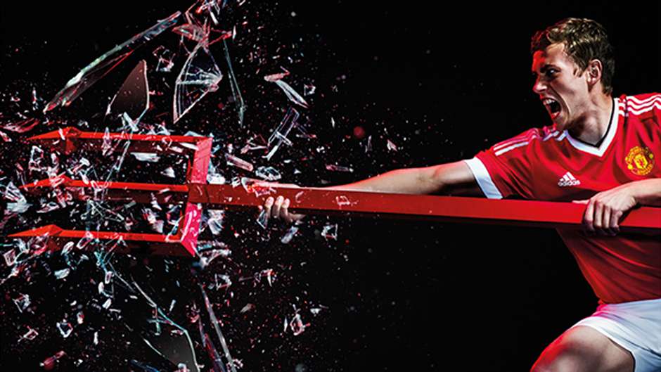 Manchester United Reveal New Adidas Home Kit For 2015 2016 Season Goal Com