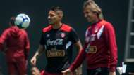 Ricardo Gareca, Paolo Guerrero Perú 02102017