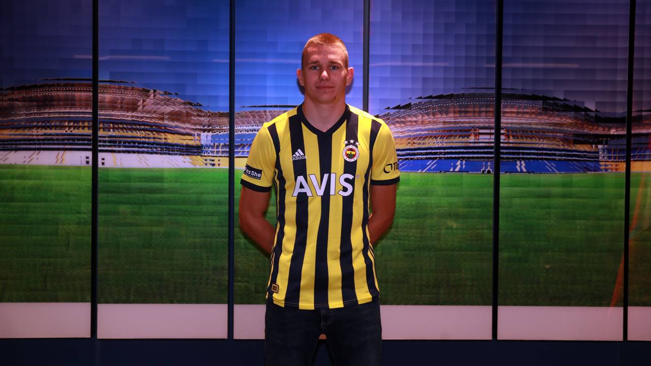 Fenerbahce Attila Szalai Yi Kadrosuna Katti Mackolik Com