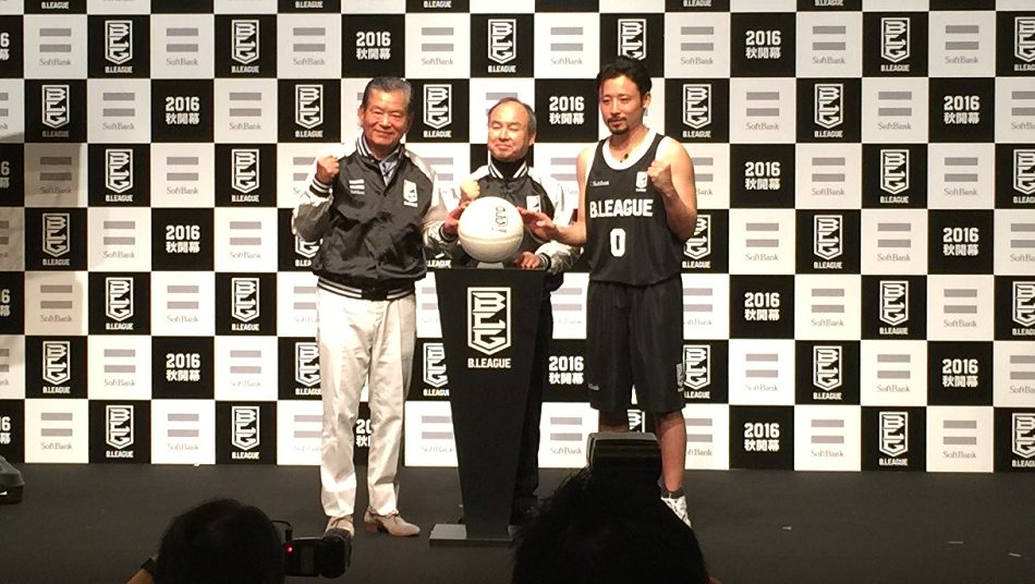 田臥勇太がbリーグとソフトバンクの会見に出席 世界に通じる日本のバスケットを作り上げていかないといけない Nba日本公式サイト The Official Site Of The Nba