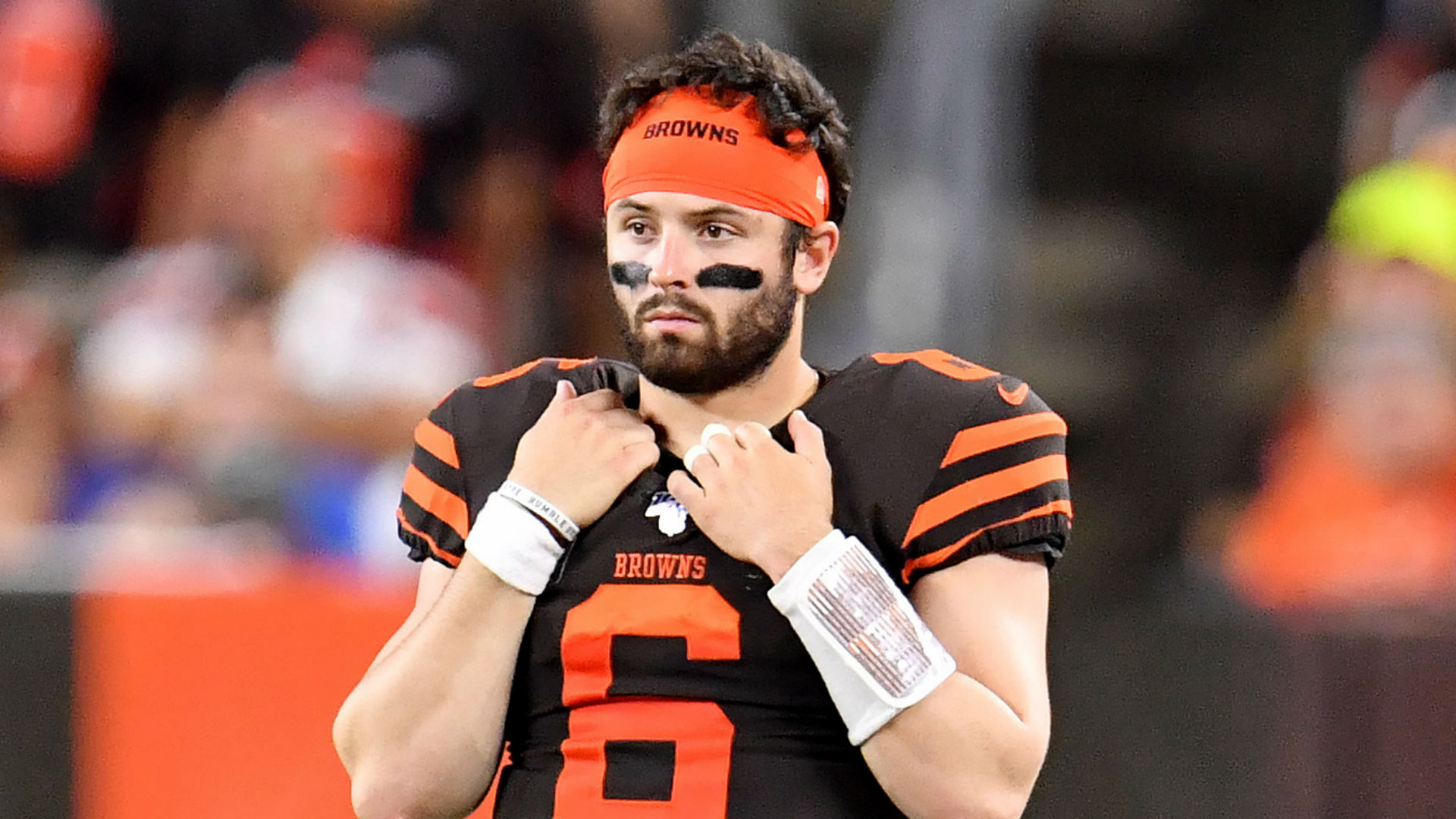 Baker Mayfield walks out of press conference after exchange with