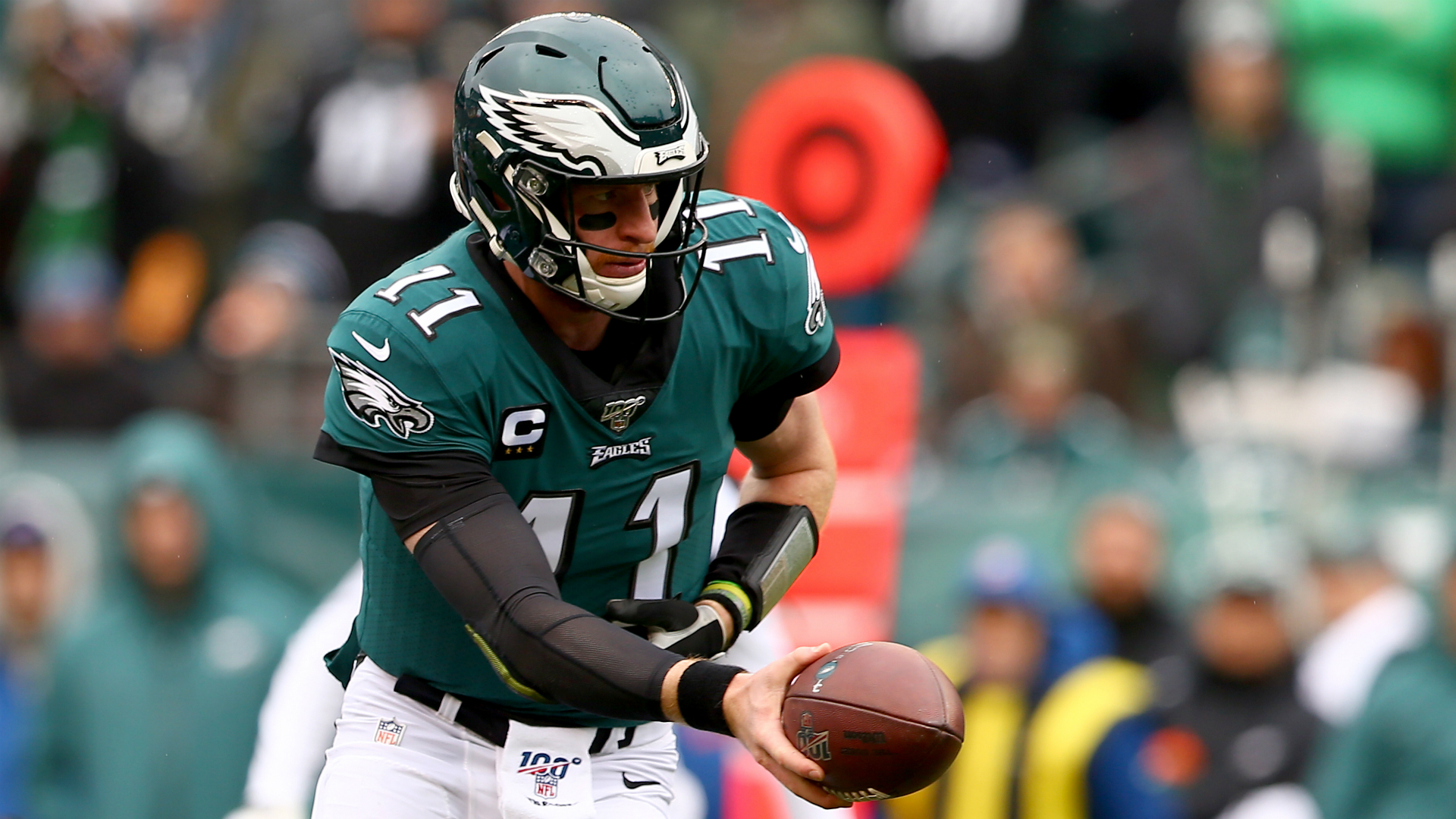 Carson Wentz 'day to day' with bruised hand, says Eagles ...