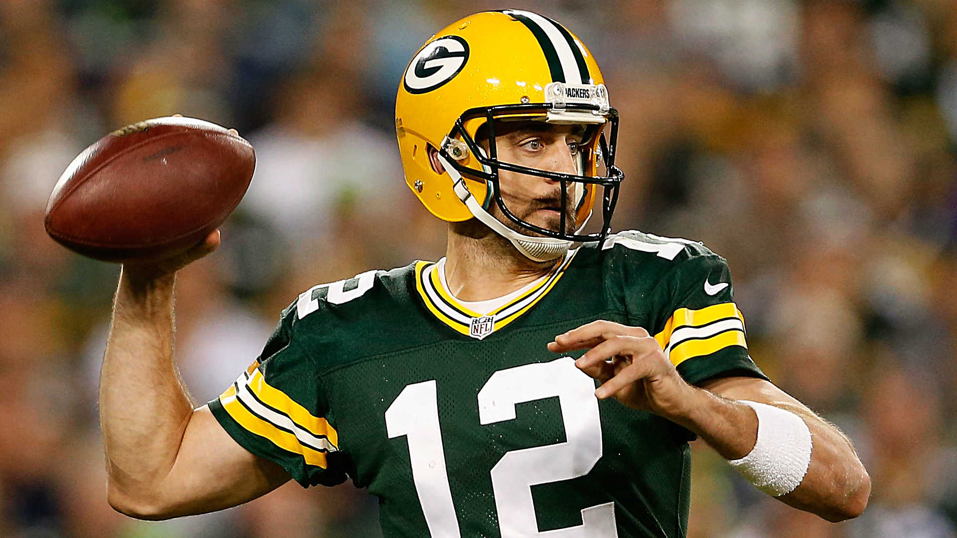 Packers Qb Aaron Rodgers Lands On Injured List With Sore Throwing Shoulder Sporting News