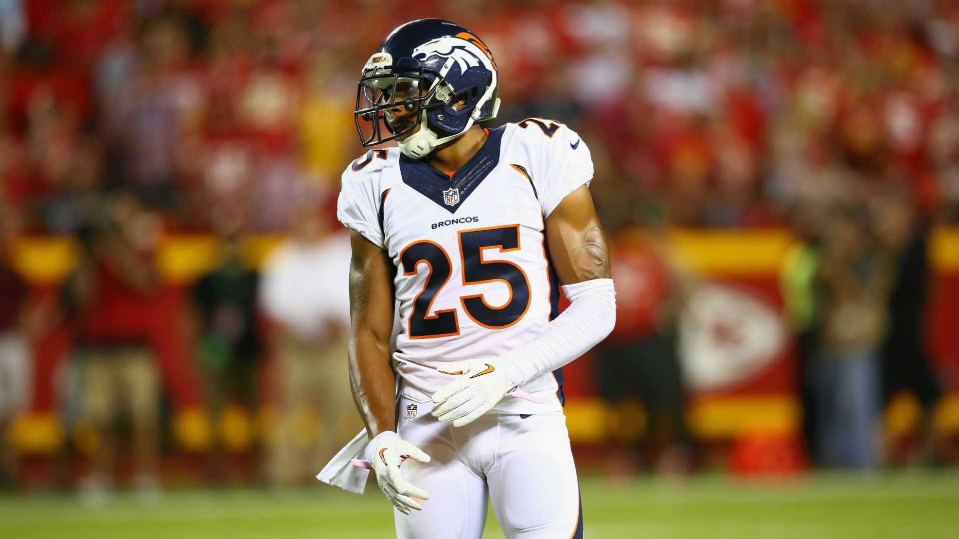 Broncos, Chris Harris Jr. discussing short-term deal ...