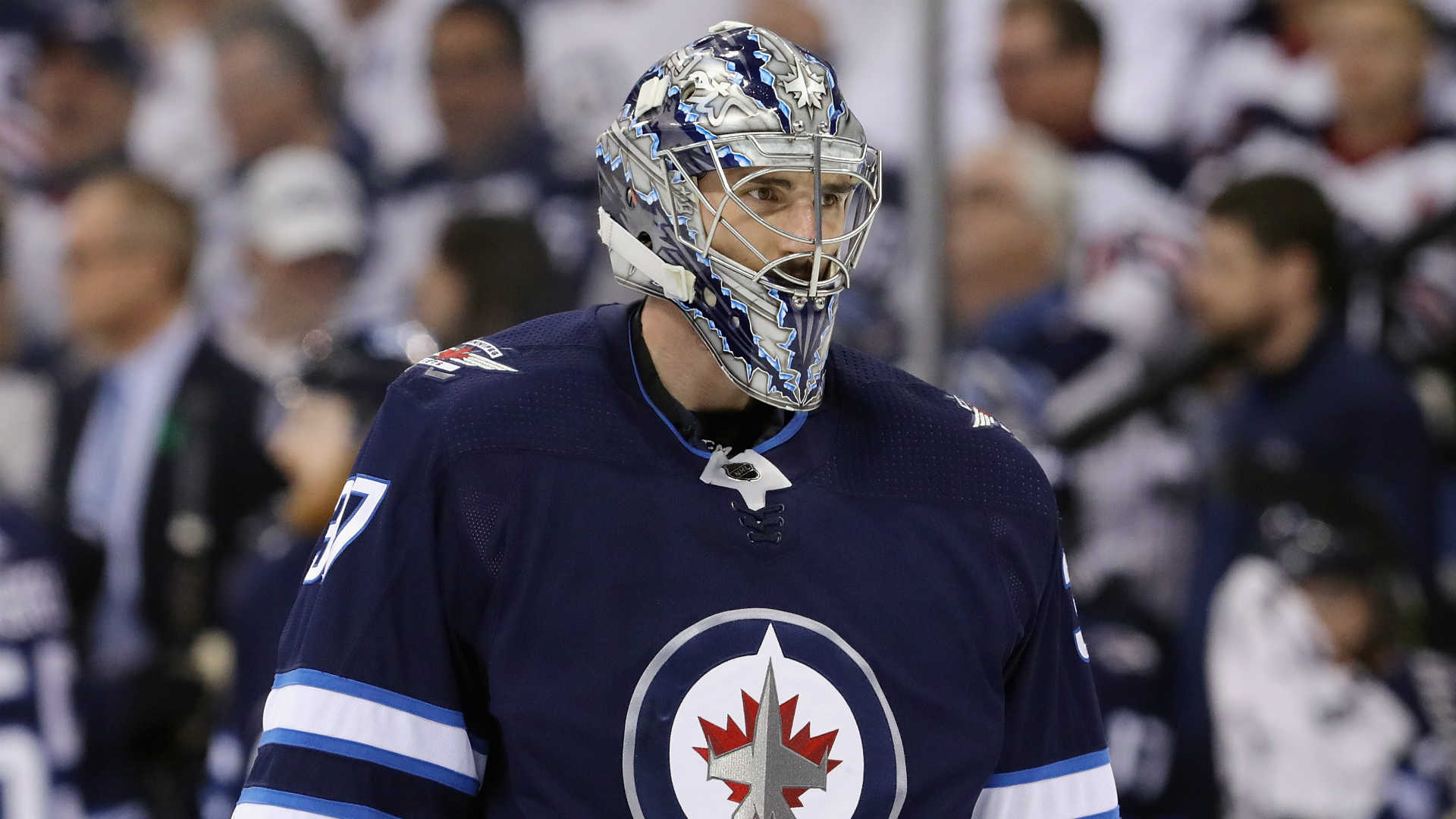 Jets, Connor Hellebuyck agree to 6-year, $37M deal ...