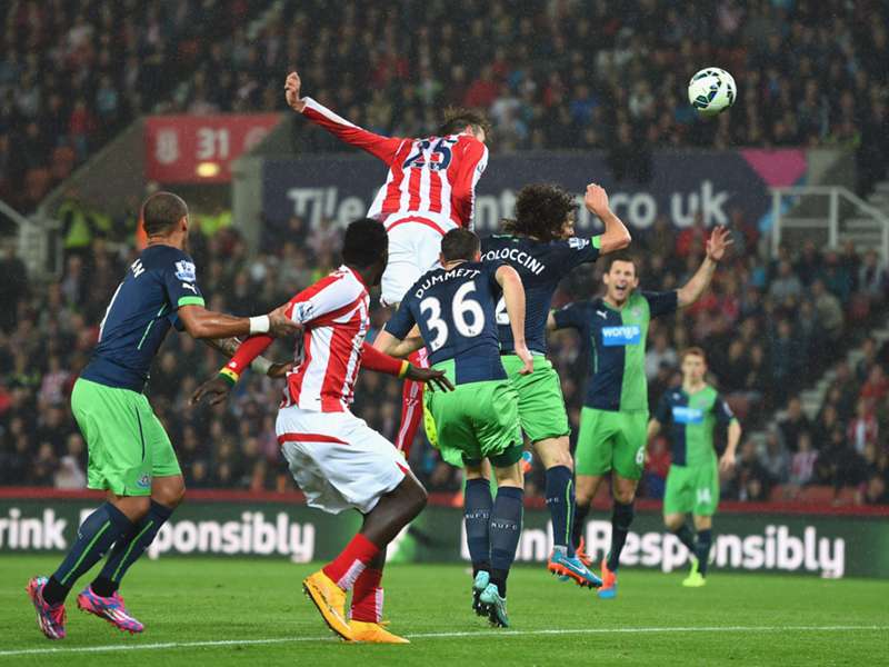 Peter Crouch Scores As Stoke City Beat Newcastle United 1 0 Goal Com