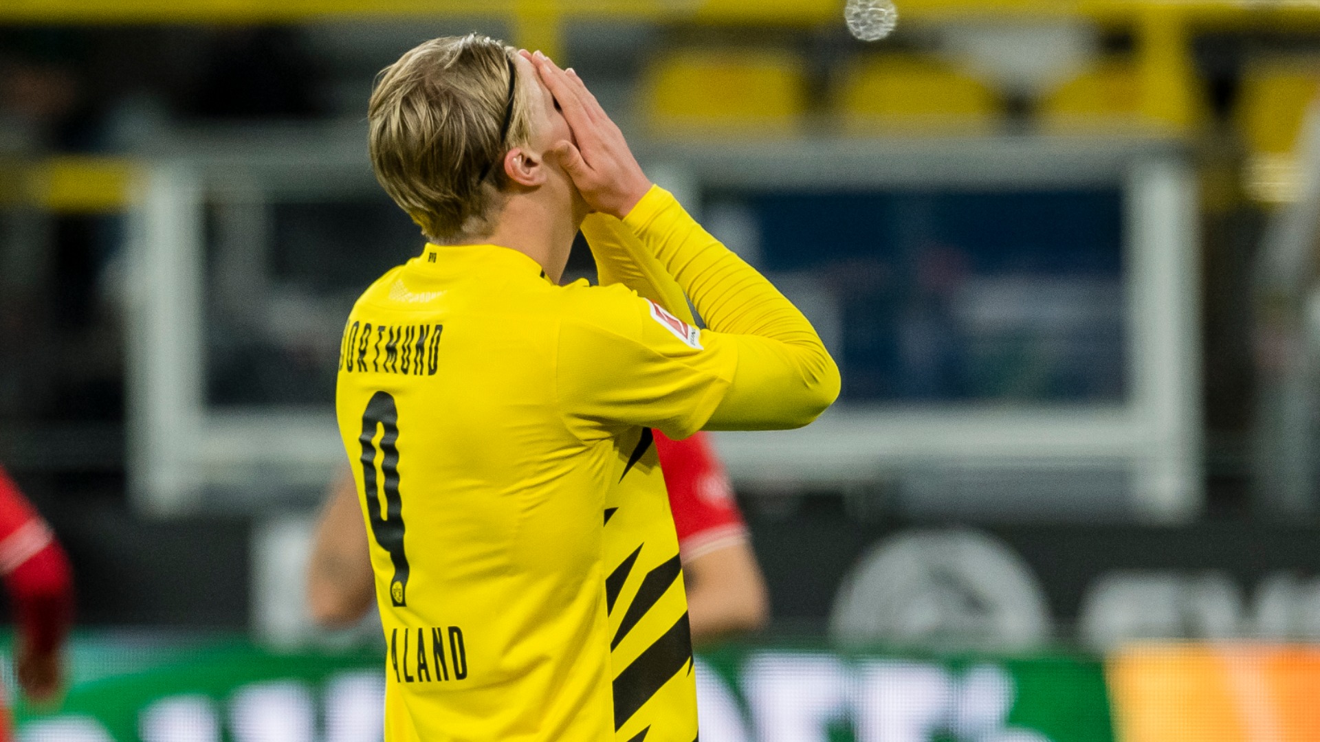 Erling Haaland: Borussia Dortmund striker suffers ...