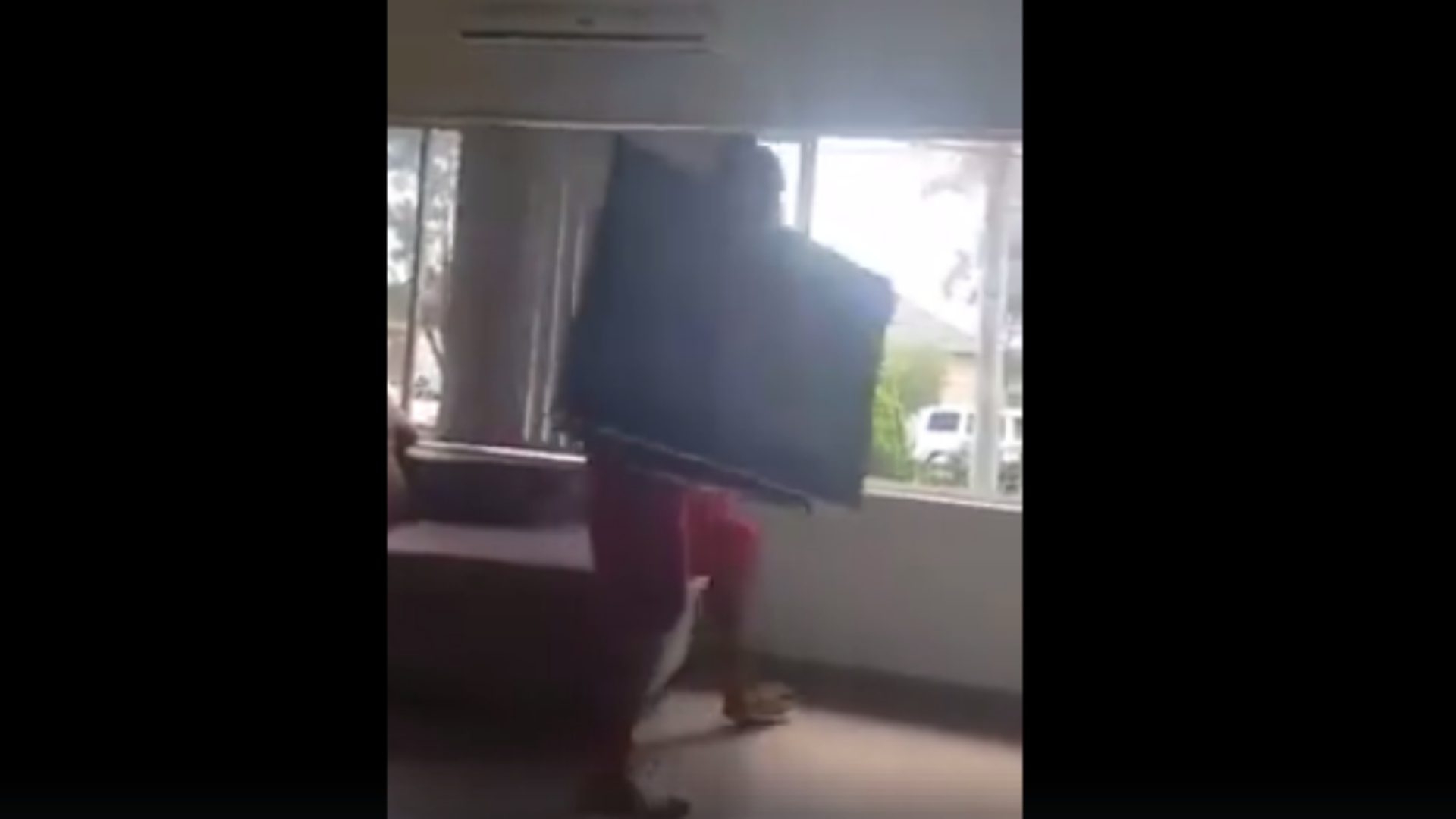 Watch Furious Tongan Bloke Throws His Tv Out The Window Sporting News Australia