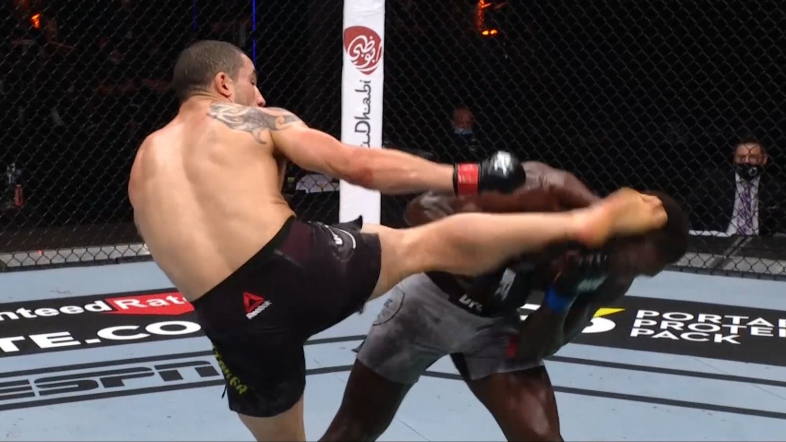 Ufc 254 Robert Whittaker Earns Unanimous Decision Win Over Jared Cannonier Sporting News Australia