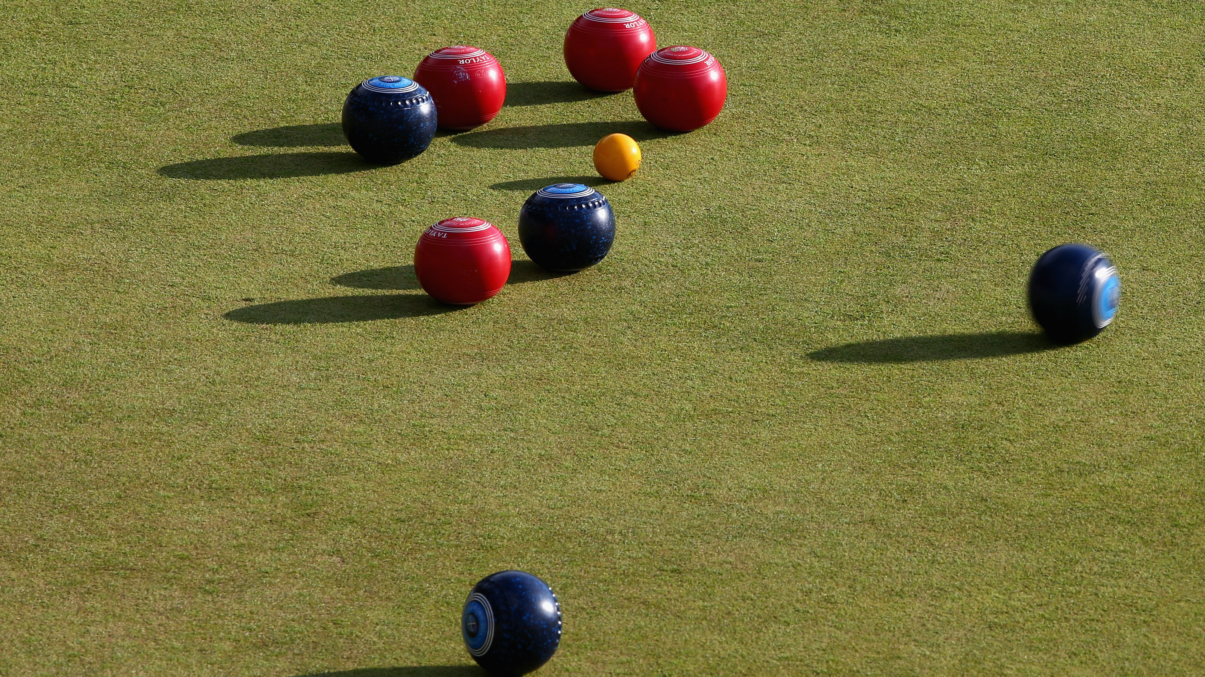 Queensland man attempts to bowl for 73 hours breaking nonexistent