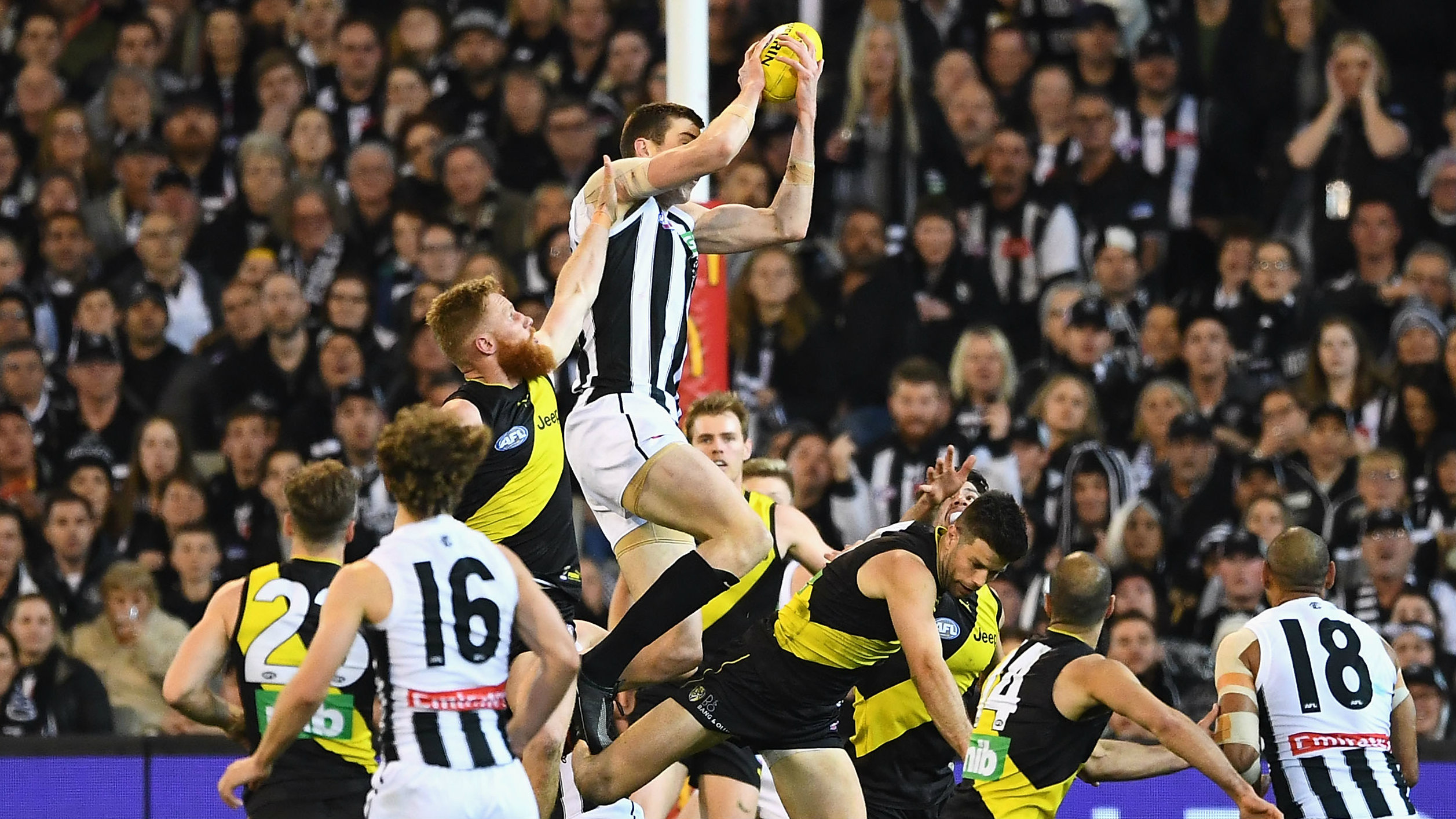Collingwood S Mason Cox Tears Richmond Apart In Unbelievable Half Sporting News Australia