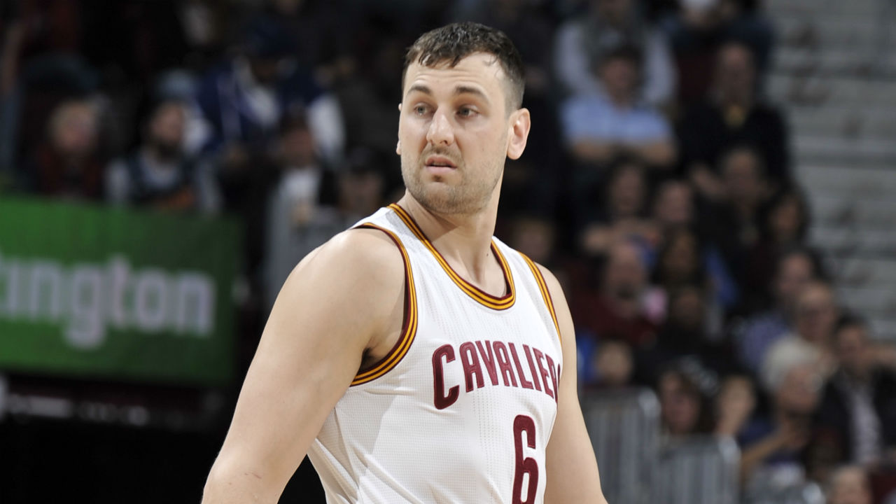 Report Andrew Bogut set to join the Lakers on a one-year 