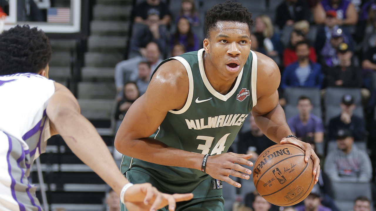 Antetokounmpo's 32 points leads Bucks to blowout win over ...