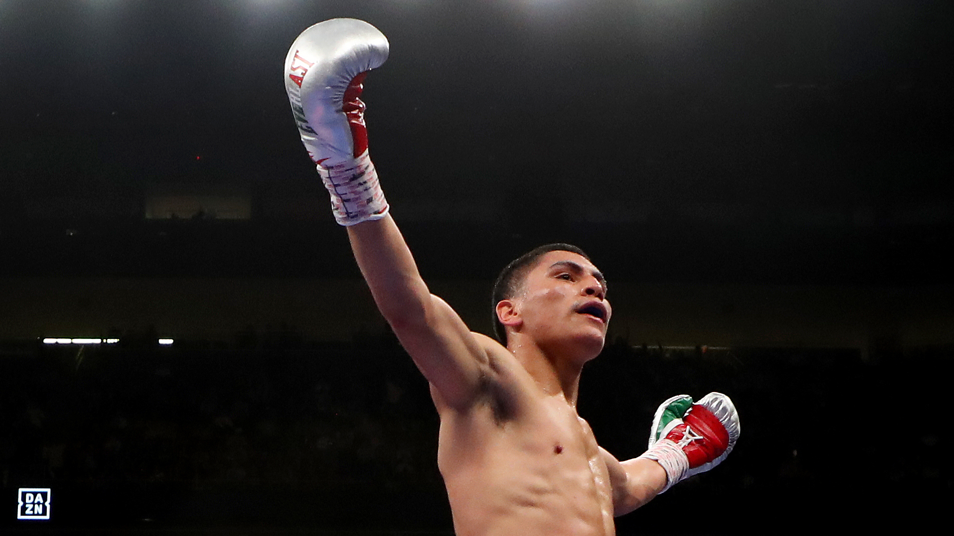 Vergil Ortiz Jr. intercepts Maurice Hooker in seventh round, keeps knockout streak alive