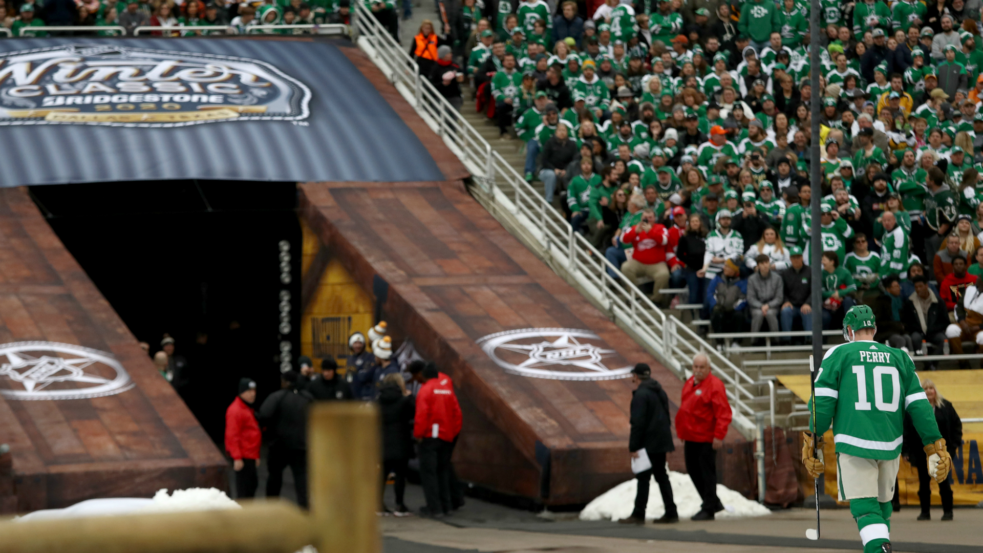 Nhl Winter Classic 2020 Dallas Stars Forward Corey Perry Ejected
