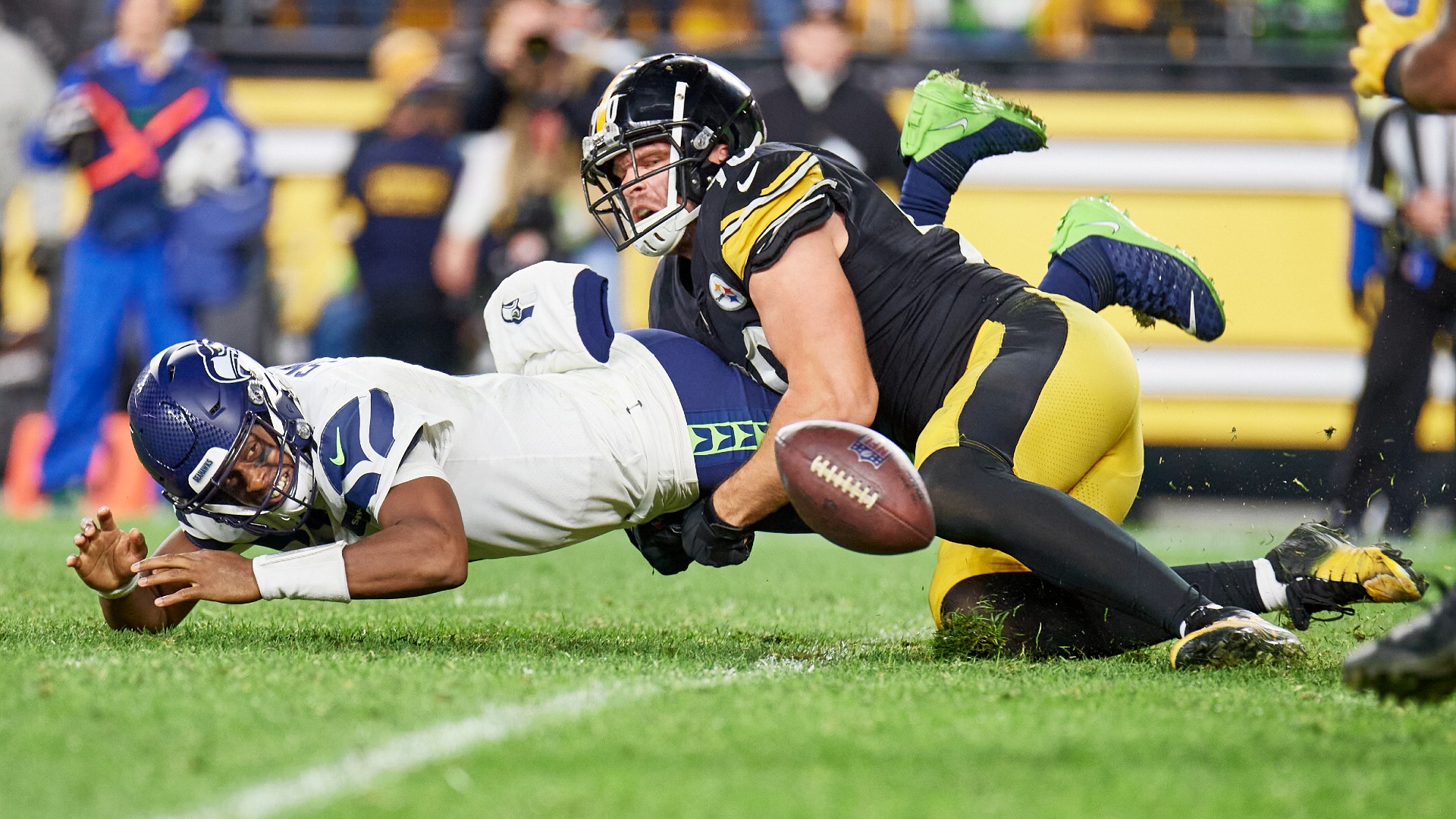 Steelers’ T.J. Watt proves he is price each penny of report contract as he goes via squadron of Seahawks Steelers’ T.J. Watt proves he is price each penny of report contract as he goes via squadron of Seahawks