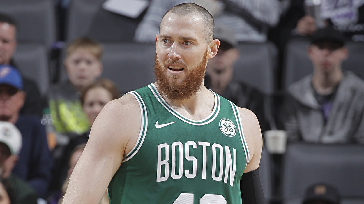 フィジカルと経験で違いを生み出せるアーロン ベインズ Nba日本公式サイト The Official Site Of The Nba フィジカルと経験で違いを生み出せるアーロン ベインズ Nba日本公式サイト The Official Site Of The Nba
