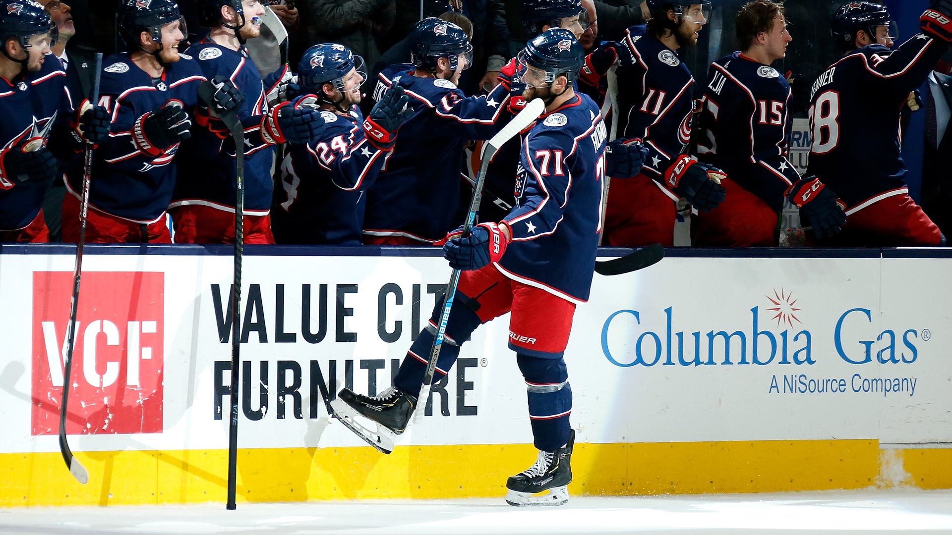Blue Jackets' Nick Foligno scores between-the-legs goal ...