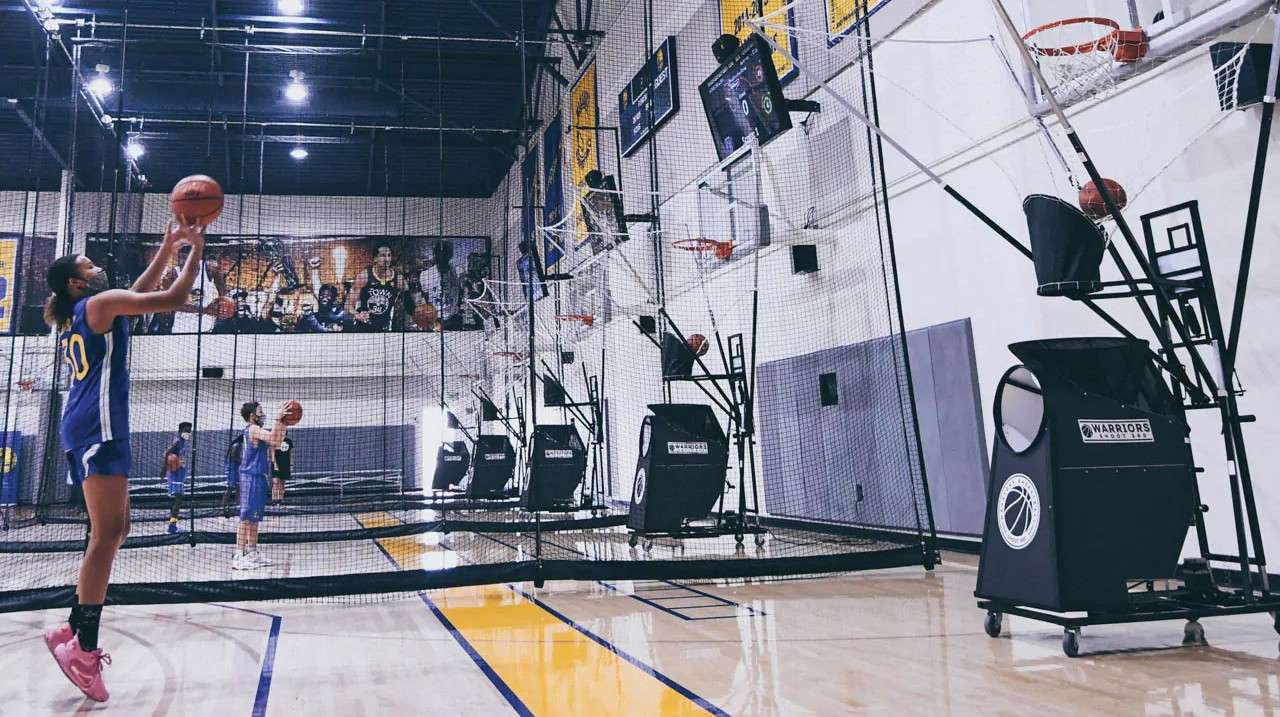 ウォリアーズがバスケットボールアカデミーに Shoot 360 を導入 Nba日本公式サイト The Official Site Of The Nba ウォリアーズがバスケットボールアカデミーに Shoot 360 を導入 Nba日本公式サイト The Official Site Of The Nba