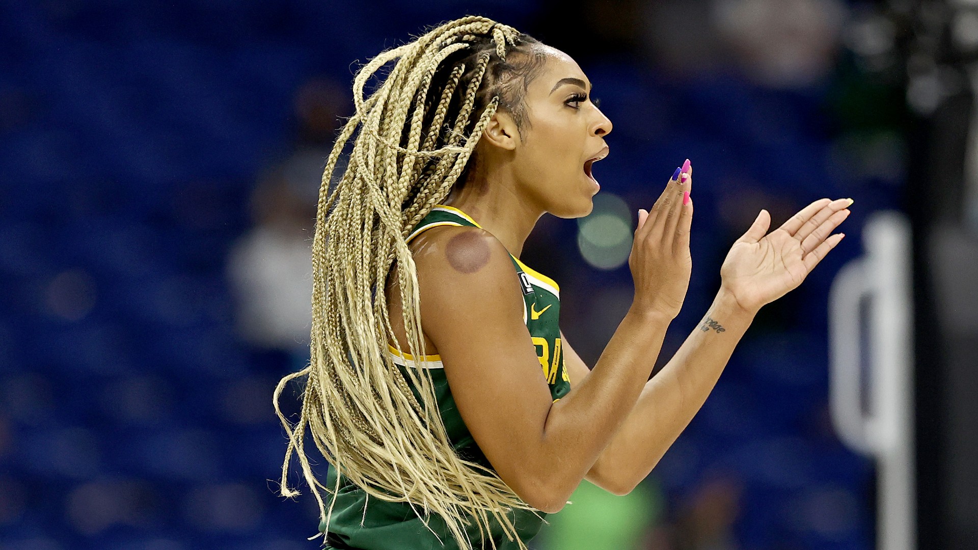 Baylor’s DiJonai Carrington said the judges were guilty of a foul against UConn: “I don’t see it as a controversial call-up.”