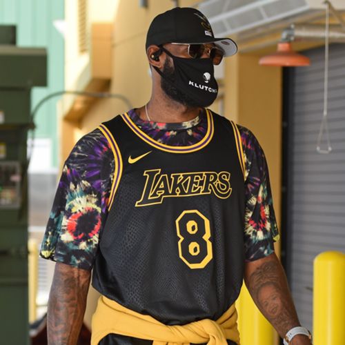 レイカーズがコービー ブライアントを称える ブラックマンバ ジャージー を着用 Nba日本公式サイト The Official Site Of The Nba