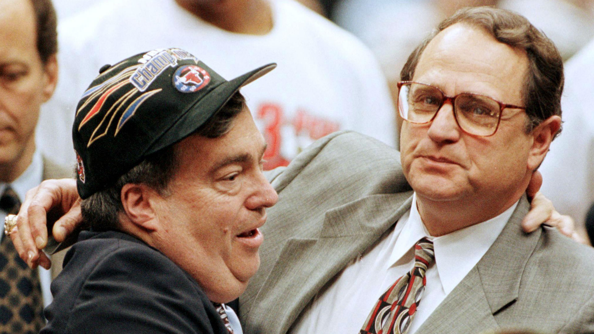 With Hall Of Fame Call Jerry Krause Finally Gets Revenge On Michael Jordan Phil Jackson Sporting News