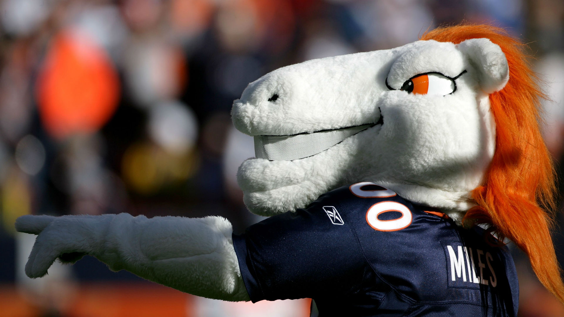 These football-playing mascots show no mercy for small children | Sporting News