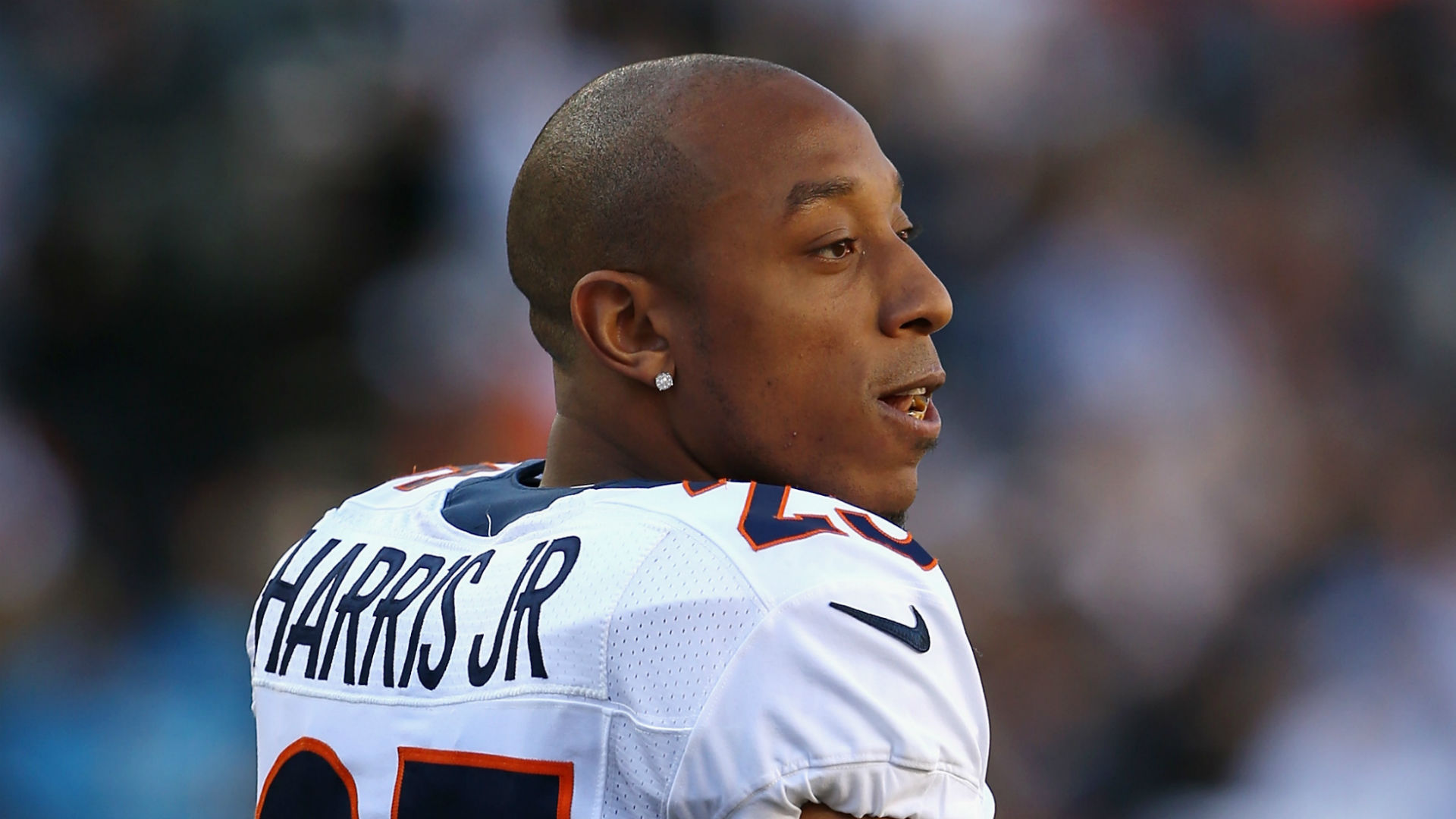 Dirty hit on Chris Harris Jr. prompts brawl between Broncos, Titans