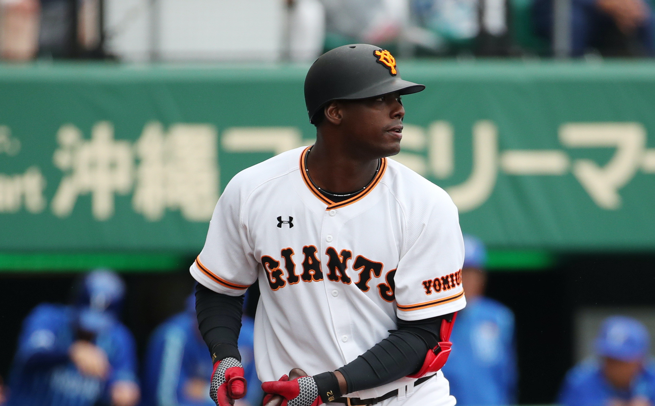 巨人 動画 モタがティー打撃で豪快スイング 村田コーチは軽快なグラブさばきを見せる スポーティングニュース ジャパン 巨人 動画 モタがティー打撃で豪快スイング 村田コーチは軽快なグラブさばきを見せる スポーティングニュース ジャパン