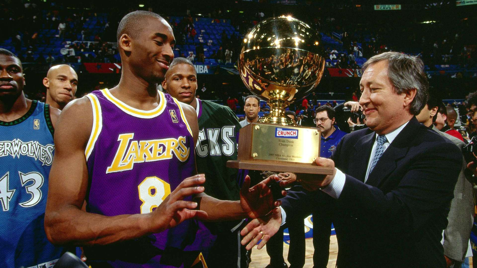 コービー ブライアント40歳に 彼がnbaに残した40の贈り物 Nba日本公式サイト The Official Site Of The Nba